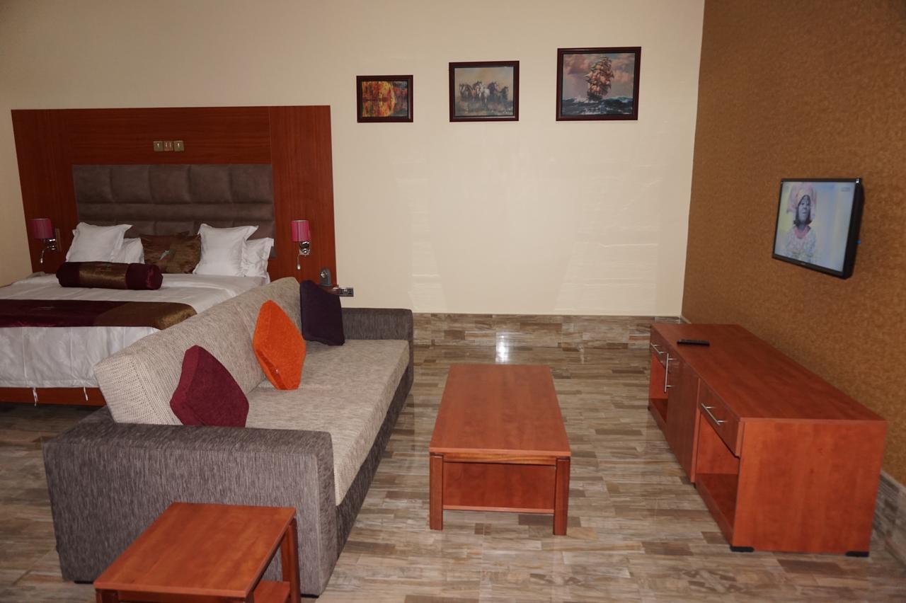 Aenon Suites Oshogbo Екстер'єр фото